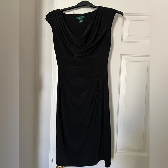Lauren by Ralph Lauren. Bundle of 3 knee-length jersey dresses. Size US 2. - Picture 11 of 11